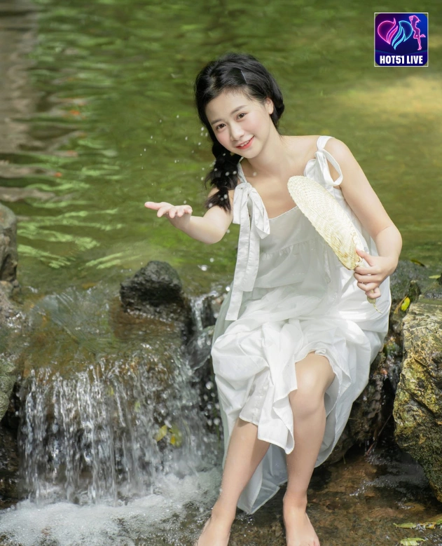 Beautiful Huang Tong Influence Wanita Terkenal Hot51 1 - Hot51 You are currently viewing Beautiful Huang Tong Influence Wanita Terkenal Hot51